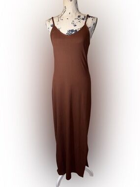 NWT Absolutely Love It!! Brown Ribbed Maxi Dress Medium